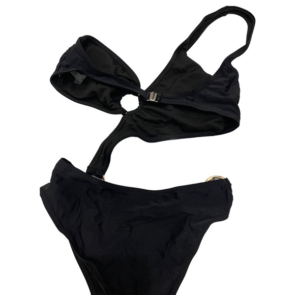 NEW✨ Cut-Out Asymmetrical One Shoulder One-Piece Swimsuit - Picture 4 of 5